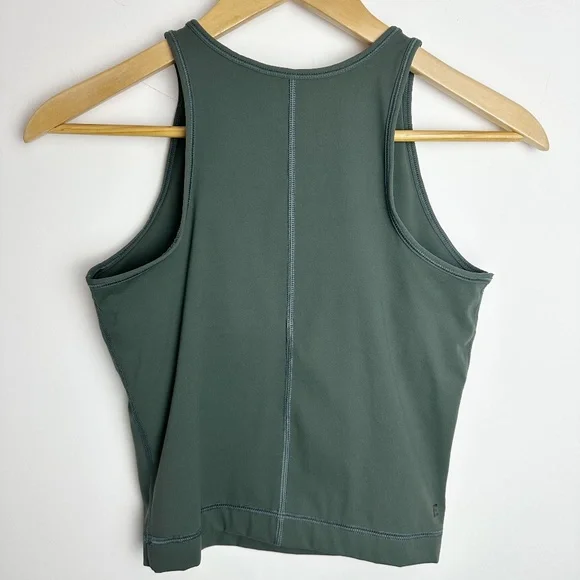 EVERLANE THE PERFORM TANK - Picture 3 of 8